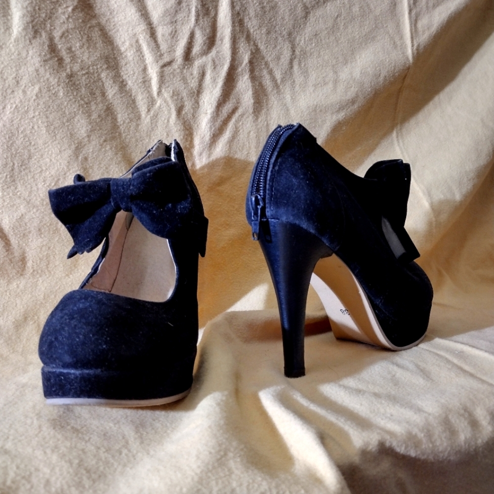 Emery Rose Black Suede heels